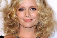 Marley-shelton-retro-seventies-style-for-fine-hair-side